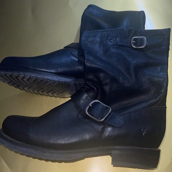 Frye - Picture 10 of 15